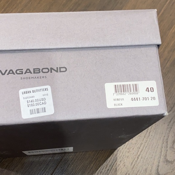 Vagabond Shoemakers Kenova Chelsea Boots - Picture 10 of 10